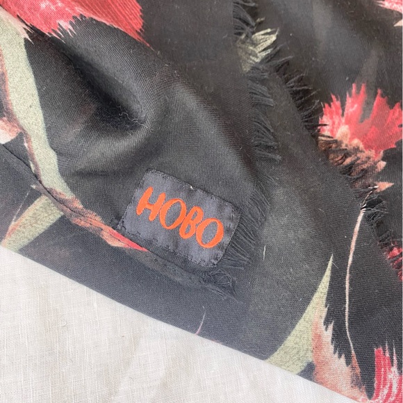 ✨Host Pick✨ HOBO Thorn Flower scarf - Picture 5 of 8